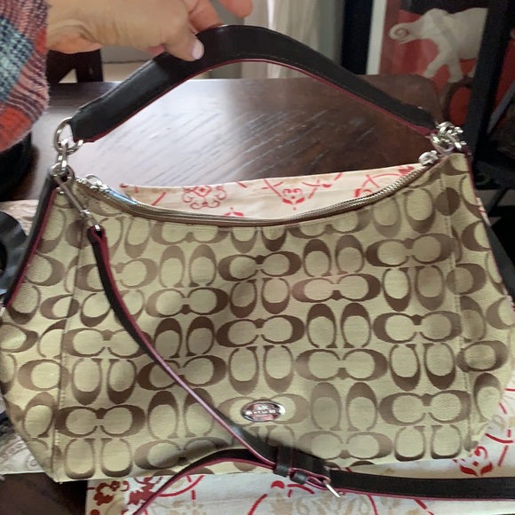 Like new Coach Bag satchel or crossbody - Picture 3 of 8